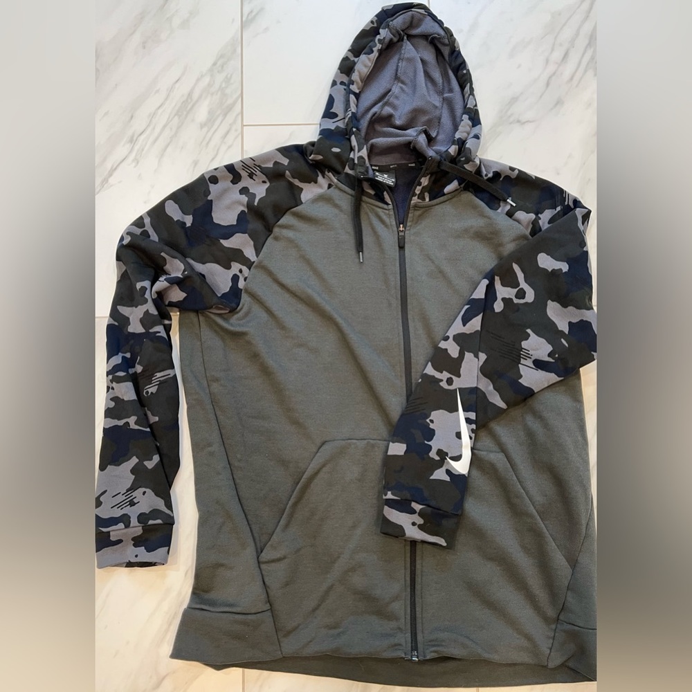 Nike Dri-Fit mens hooded zip up camo sweatshirt
